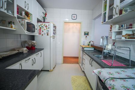 Apartamento à venda com 75m², 3 quartos e 2 vagasCozinha