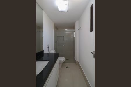 Apartamento à venda com 100m², 2 quartos e 1 vaga Apartamento à venda com 100m², 2 quartos e 1 vagaBanheiro da Suíte 2