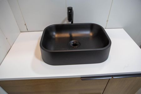 Banheiro de apartamento para alugar com 2 quartos, 69m² em Vila Sonia, São Paulo