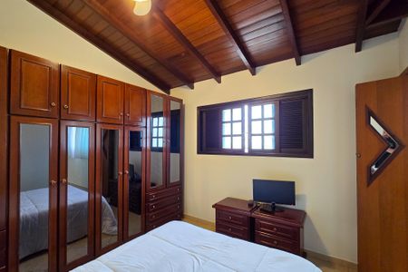 Casa à venda com 269m², 2 quartos e 4 vagasQuarto 2