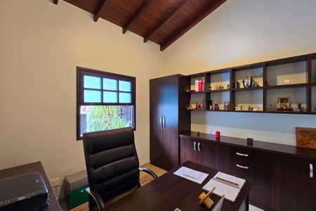 Casa à venda com 269m², 2 quartos e 4 vagasEscritório 