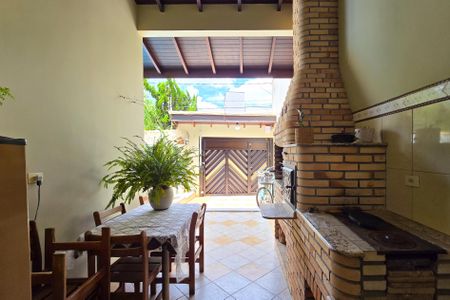 Casa à venda com 269m², 2 quartos e 4 vagasÁrea  - Churrasqueira