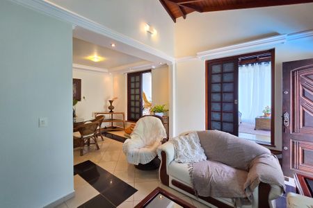 Casa à venda com 269m², 2 quartos e 4 vagasSala