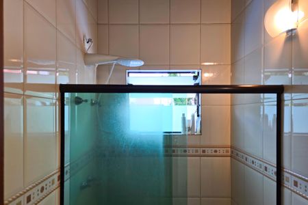 Casa à venda com 269m², 2 quartos e 4 vagasBanheiro 1