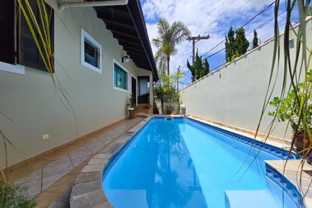 Casa à venda com 269m², 2 quartos e 4 vagasÁrea  - Piscina