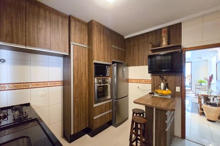 Casa à venda com 269m², 2 quartos e 4 vagasCozinha 