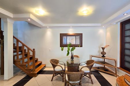 Casa à venda com 269m², 2 quartos e 4 vagasSala de jantar 