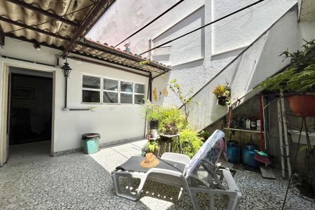 Casa à venda com 423m², 4 quartos e 2 vagasQuintal