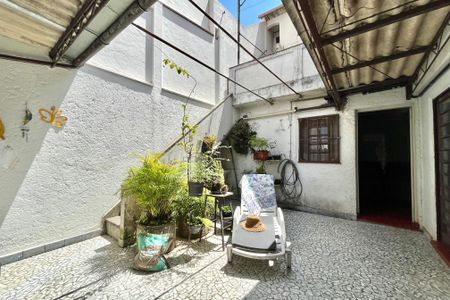 Casa à venda com 423m², 4 quartos e 2 vagasQuintal