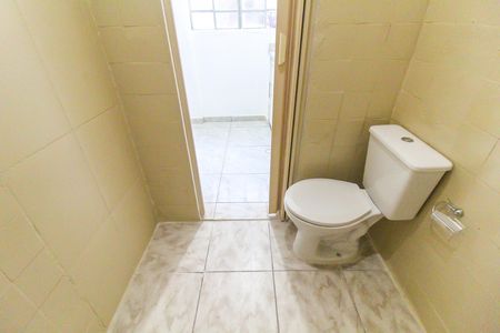Casa para alugar com 40m², 2 quartos e sem vaga Casa para alugar com 40m², 2 quartos e sem vagaBanheiro social