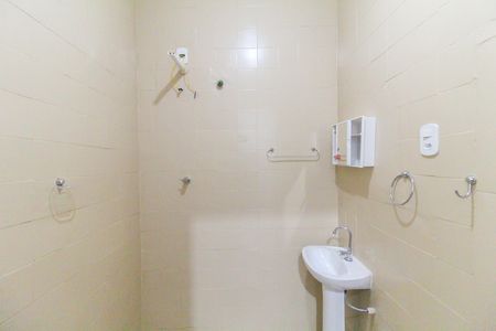 Casa para alugar com 40m², 2 quartos e sem vaga Casa para alugar com 40m², 2 quartos e sem vagaBanheiro social