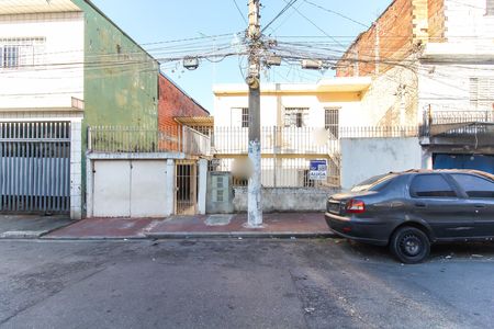 Casa para alugar com 40m², 2 quartos e sem vaga Casa para alugar com 40m², 2 quartos e sem vagaFachada + Placa