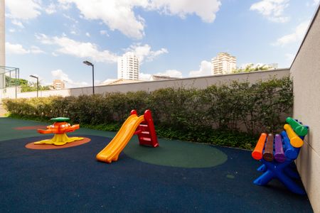 Apartamento à venda com 134m², 3 quartos e 3 vagas Apartamento à venda com 134m², 3 quartos e 3 vagasPlayground