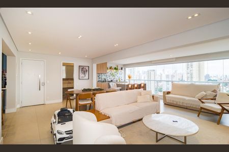 Sala de apartamento à venda com 3 quartos, 134m² em Vila Bertioga, São Paulo