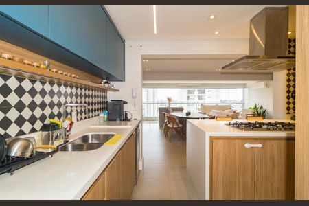 Apartamento à venda com 134m², 3 quartos e 3 vagas Apartamento à venda com 134m², 3 quartos e 3 vagasCozinha