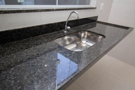 Apartamento à venda com 52m², 2 quartos e sem vaga Apartamento à venda com 52m², 2 quartos e sem vagaCozinha