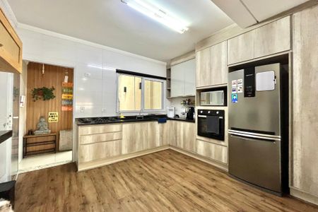 Casa à venda com 130m², 3 quartos e 2 vagas Casa à venda com 130m², 3 quartos e 2 vagasCozinha