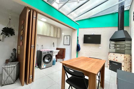 Casa à venda com 130m², 3 quartos e 2 vagas Casa à venda com 130m², 3 quartos e 2 vagasQuintal