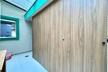 Casa à venda com 130m², 3 quartos e 2 vagas Casa à venda com 130m², 3 quartos e 2 vagasÁrea de Serviço