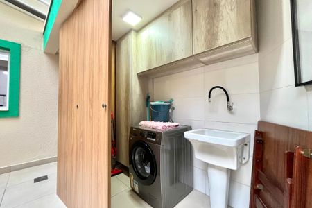 Casa à venda com 130m², 3 quartos e 2 vagas Casa à venda com 130m², 3 quartos e 2 vagasÁrea de Serviço