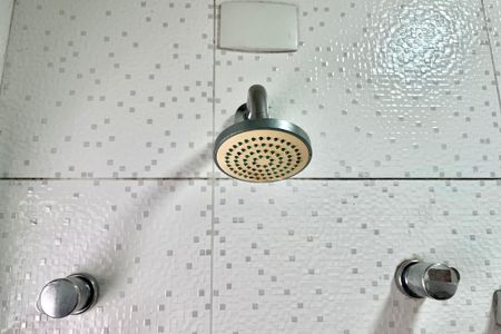 Casa à venda com 130m², 3 quartos e 2 vagas Casa à venda com 130m², 3 quartos e 2 vagasBanheiro da Suíte