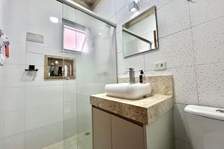 Casa à venda com 130m², 3 quartos e 2 vagas Casa à venda com 130m², 3 quartos e 2 vagasBanheiro da Suíte
