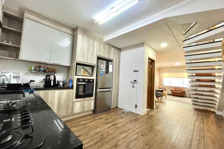 Casa à venda com 130m², 3 quartos e 2 vagas Casa à venda com 130m², 3 quartos e 2 vagasCozinha