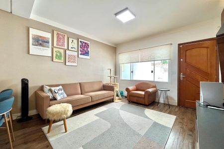 Casa à venda com 130m², 3 quartos e 2 vagas Casa à venda com 130m², 3 quartos e 2 vagasSala