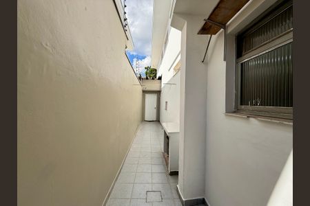 Casa para alugar com 160m², 2 quartos e 2 vagasQuintal Lateral 