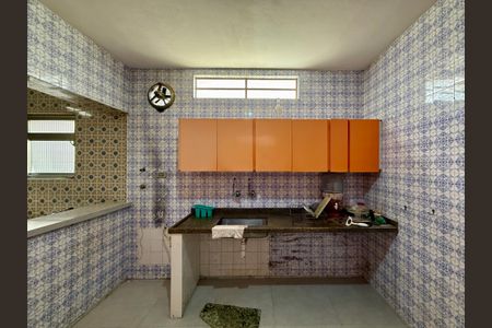 Casa para alugar com 160m², 2 quartos e 2 vagasCozinha 