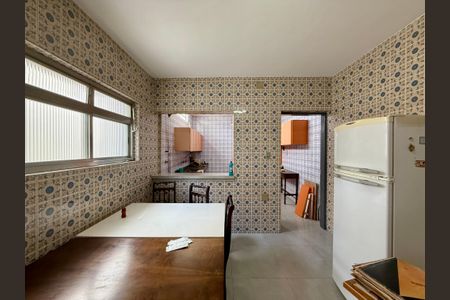 Casa para alugar com 160m², 2 quartos e 2 vagasCozinha 