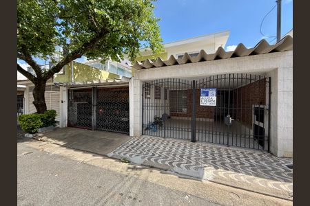Casa para alugar com 160m², 2 quartos e 2 vagasFachada 