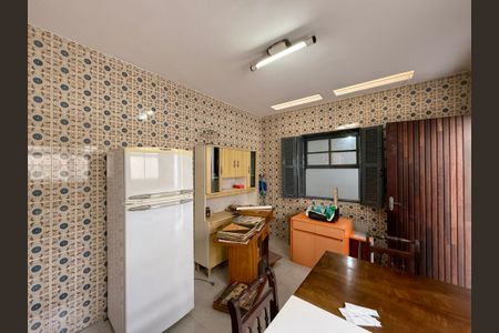 Casa para alugar com 160m², 2 quartos e 2 vagasCozinha 