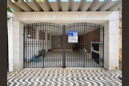 Casa para alugar com 160m², 2 quartos e 2 vagasFachada 