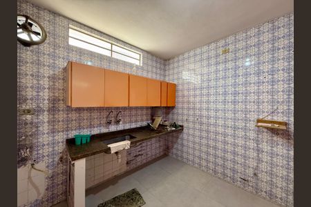 Casa para alugar com 160m², 2 quartos e 2 vagasCozinha 