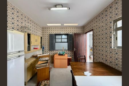 Casa para alugar com 160m², 2 quartos e 2 vagasCozinha 