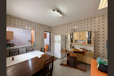 Casa para alugar com 160m², 2 quartos e 2 vagasCozinha 