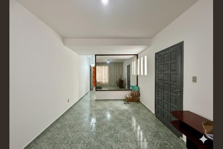 Casa para alugar com 160m², 2 quartos e 2 vagasSala