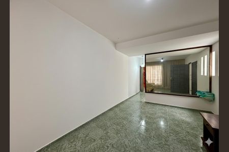Casa para alugar com 160m², 2 quartos e 2 vagasSala