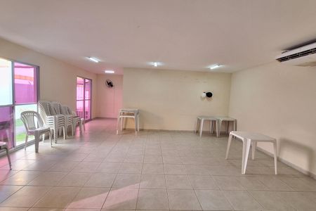 Apartamento para alugar com 76m², 2 quartos e 1 vagaÁrea comum - Salão de festas