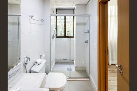 Banheiro suíte de apartamento à venda com 1 quarto, 62m² em Coracao de Jesus, Belo Horizonte