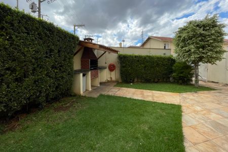 Casa de condomínio para alugar com 133m², 3 quartos e 2 vagas Casa de condomínio para alugar com 133m², 3 quartos e 2 vagasÁrea comum - Churrasqueira