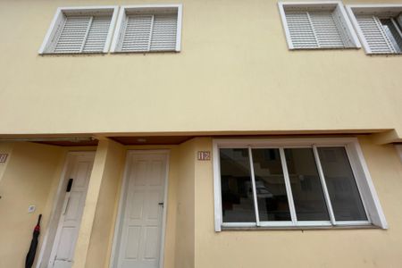 Casa de condomínio para alugar com 133m², 3 quartos e 2 vagas Casa de condomínio para alugar com 133m², 3 quartos e 2 vagasFachada da casa