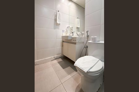 Banheiro suíte de apartamento à venda com 1 quarto, 62m² em Coracao de Jesus, Belo Horizonte