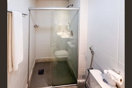 Banheiro suíte de apartamento à venda com 1 quarto, 51m² em Coracao de Jesus, Belo Horizonte