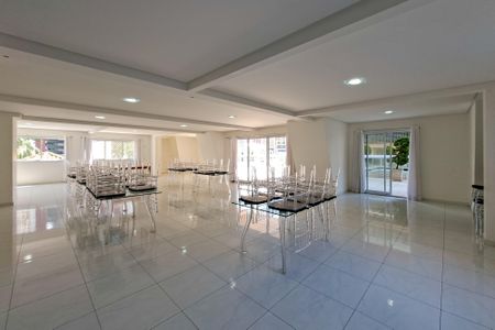Apartamento para alugar com 102m², 3 quartos e 2 vagas Apartamento para alugar com 102m², 3 quartos e 2 vagasÁrea comum - Salão de festas