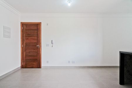  Sala e cozinha de apartamento à venda com 2 quartos, 52m² em Vila Mangalot, São Paulo