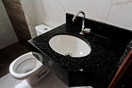 Apartamento à venda com 52m², 2 quartos e sem vaga Apartamento à venda com 52m², 2 quartos e sem vagaBanheiro