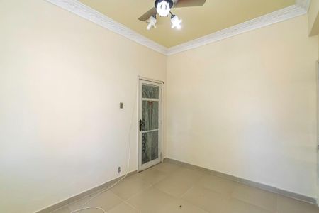 Sala de apartamento para alugar com 2 quartos, 69m² em Ramos, Rio de Janeiro