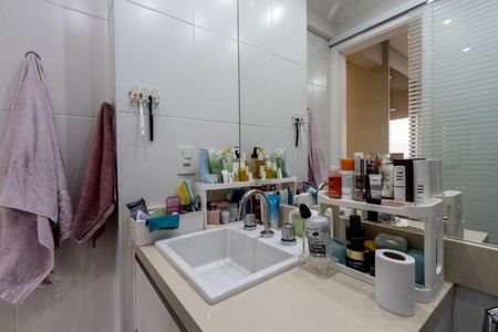 Apartamento à venda com 83m², 2 quartos e 2 vagasQuarto 1 - Banheiro